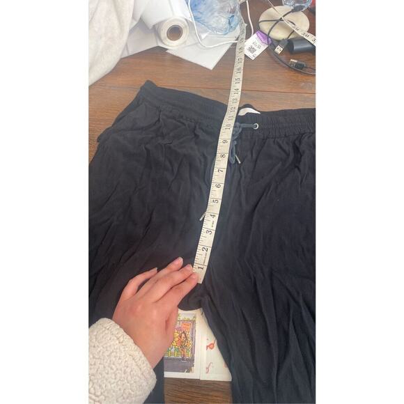 Womens Wilfred Aritzia Black Crepe Drawstring Cuffed Joggers Size Large - Picture 5 of 11